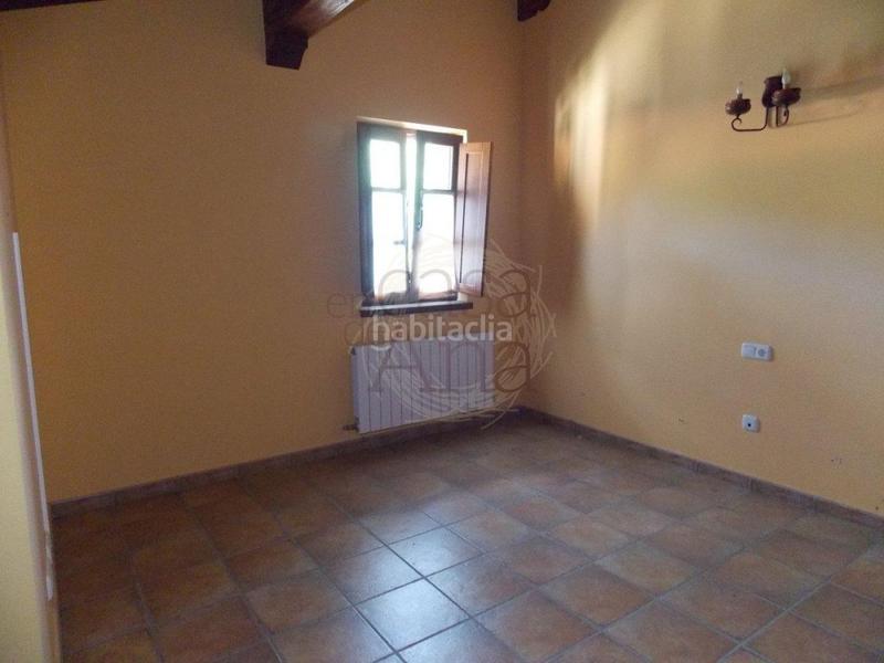 Foto d347604b-9fcc-4346-b518-7a3c2e4bd524. Edificio agroturismo en Dima