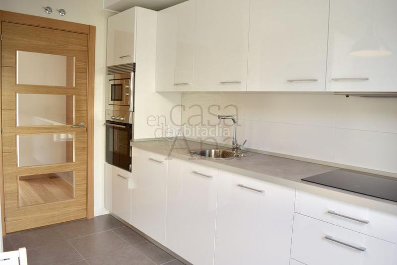 Foto 9dfb8ae6-8dc0-48a8-bddc-1222ed79a816. Alquiler piso  en alquiler en Miribilla con garaje y trastero en Bilbao