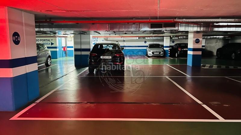 Foto cfcdd2a9-1866-40c8-a8ed-c3fa9973c107. Alquiler parking coche parcela para 2 motos en alquiler en torres isozaki en Bilbao