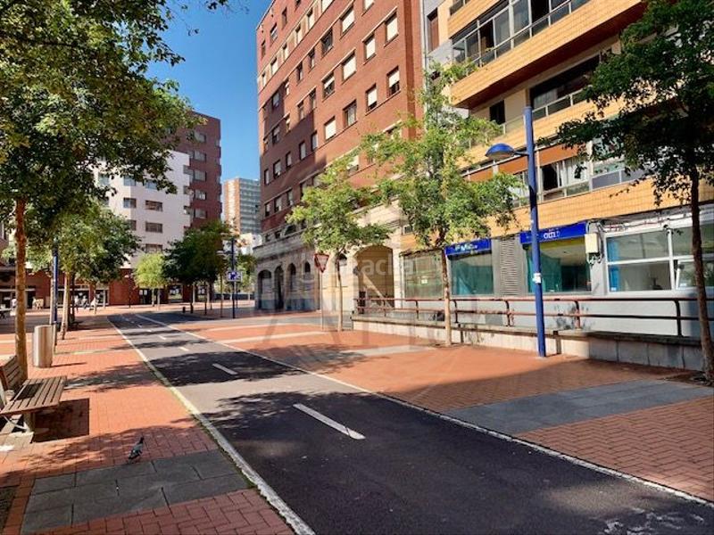 Foto df3218d3-bf54-4843-acdf-a3b3e73f9cef. Affitto locale commerciale in Ametzola Bilbao