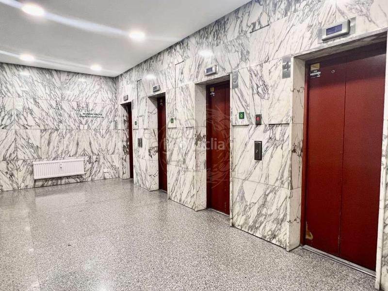 Foto 03a8c6f5-109d-490b-b75e-96d5e1c44d2f. Büro mit parking in San Pedro de Deusto - La Ribera Bilbao