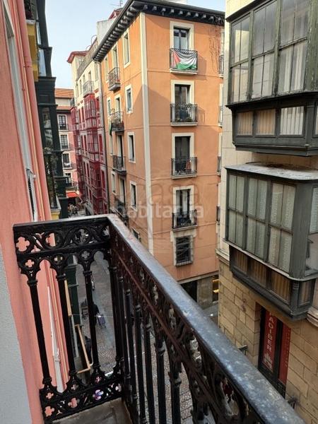 Foto 513c1cd7-5eb7-469d-ad73-ebbbd46a3713. Etagenwohnung mit heizung in Casco Viejo Bilbao