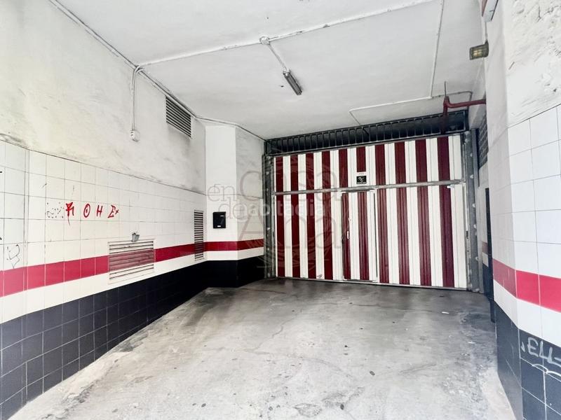 Foto 286f7ddb-9c68-4bc4-be56-135b860bfee4. Aparcament cotxe a Centro-Ariz-Uribarri Basauri