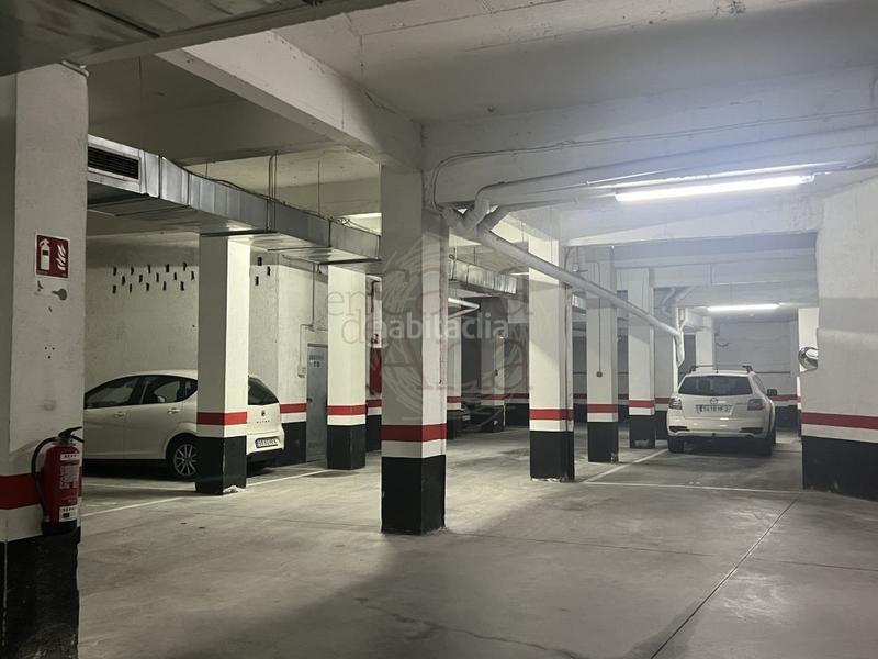 Foto b819f4bc-4f97-4af1-b6d4-3a5a4a9c0113. Aparcament cotxe a Centro-Ariz-Uribarri Basauri