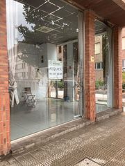 Miete Geschäftsraum in Luis power kalea 8. Alquiler local en deusto