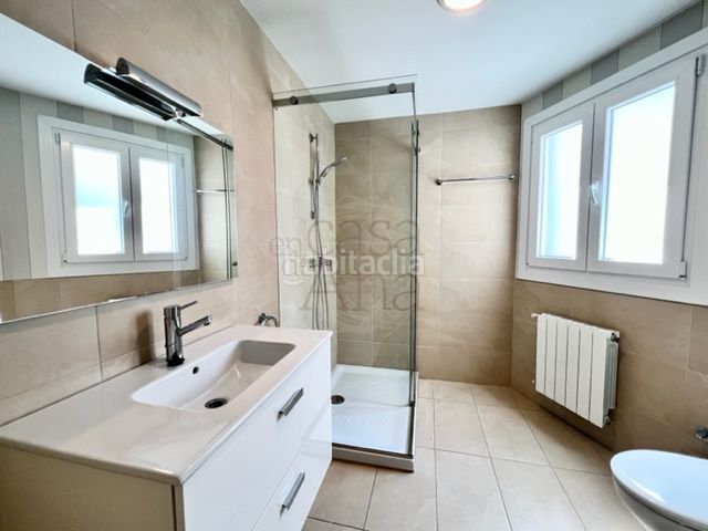 Foto 28a67f30-bab7-4bb6-996a-6212e3d5b0af. Pis amb calefacció a Albia Bilbao