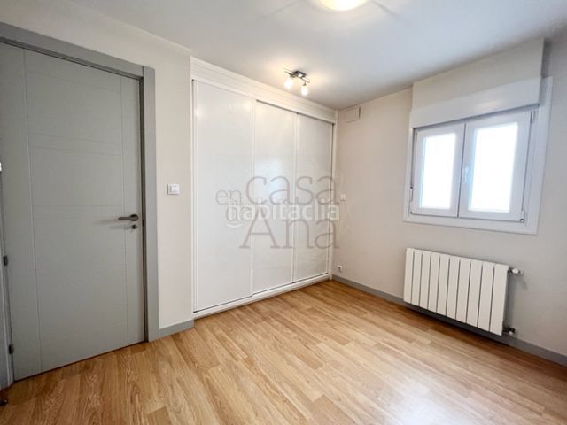 Foto a46970cb-deab-4517-a6bc-9488ec5e2ec1. Pis amb calefacció a Albia Bilbao