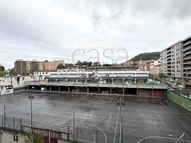 Foto 81082399-ed21-4f5c-9060-d6bca0456070. Pis amb calefacció aparcament a San Pedro de Deusto - La Ribera Bilbao