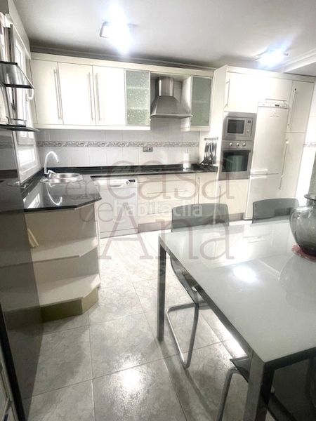 Foto 7acaeb51-e7d8-4cd6-a2f6-98078045c3a7. Apartament amb calefacció a San Pedro de Deusto - La Ribera Bilbao