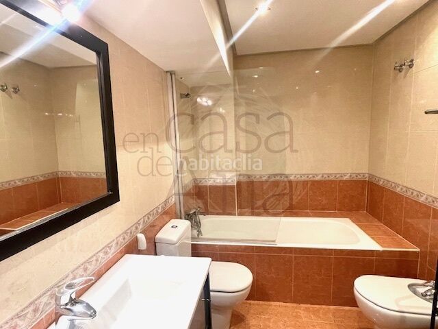 Foto df54057b-d92e-40ec-b313-378ff35e8917. Apartament amb calefacció a San Pedro de Deusto - La Ribera Bilbao