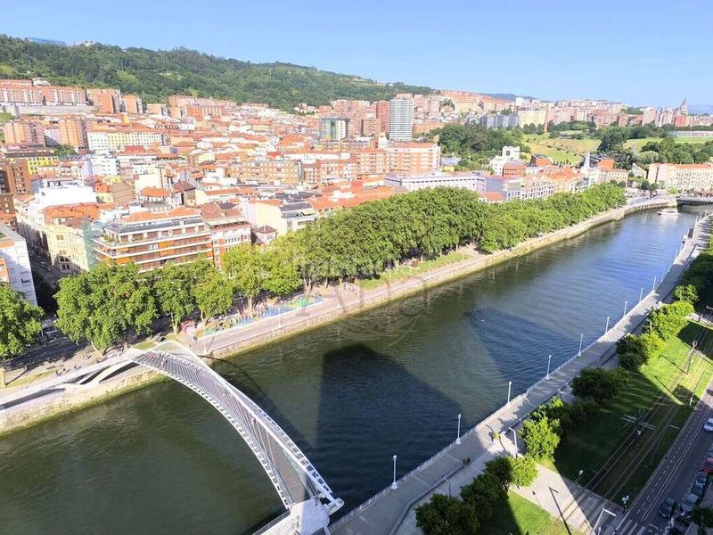 Foto 0df105ea-8cdc-4bf9-80ec-280007236044. Pis amb calefacció aparcament a Albia Bilbao
