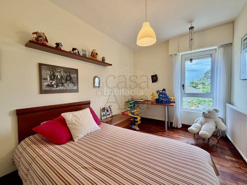 Foto 0e1be36f-03f5-4597-8ee4-cb479fcb4caa. Casa adossada amb calefacció aparcament piscina a Leioa