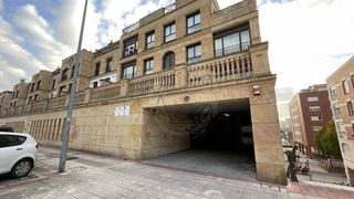 Aparcament cotxe  Sabino arana etorbidea. Parcela de garaje en leioa