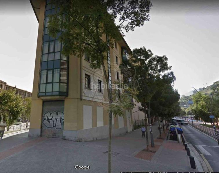Foto c4cb395a-576c-41b0-91f8-9d58822e1d97. Alquiler local comercial local en alquiler en basurto ctra. basurtocastrejana chaflán camino estación en Bilbao