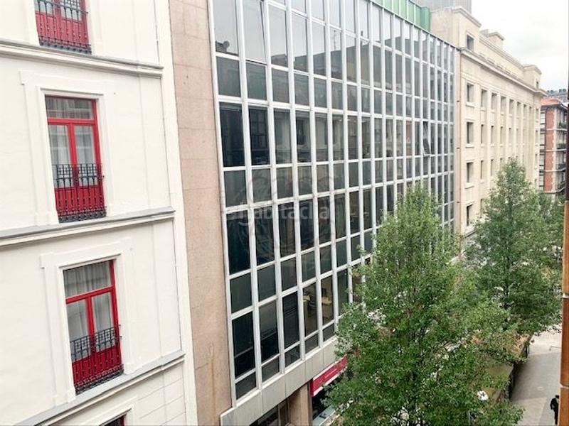 Foto 20a3ec61-9ea2-491d-baea-0d691179b1b2. Oficina amb calefacció aparcament a Plaza Circular Bilbao