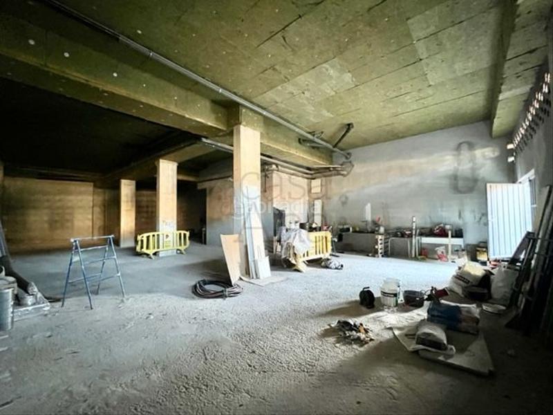 Foto ffc8b8bc-f0d2-41e5-9dc3-68d064bdf87f. Rent business premise in Albia Bilbao