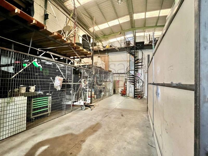 Foto c8aab070-5d33-4b27-ac23-13a98865e76c. Nave industrial en gernika kalea 34 pabellón en galdakao, junto carretera n634 en Basauri