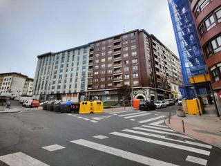 Local commercial à Calle jenaro oraá kalea 38. Se vende local de 192 m2 en santurtzi