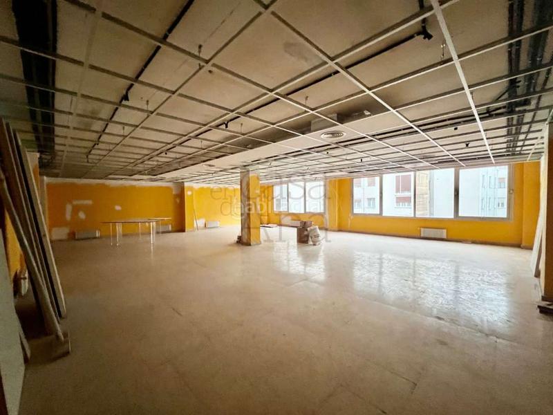 Foto 5ce59ca3-4550-464b-a555-8e87c5357719. Alquiler oficina  en alquiler en autonomia junto alda. recalde 138 m2 en Bilbao