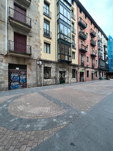 Foto 79bd2c51-b325-4c19-ac21-8e2b9551d6be. Alquiler local comercial local en alquiler en el Casco Viejo c esperanza en Bilbao