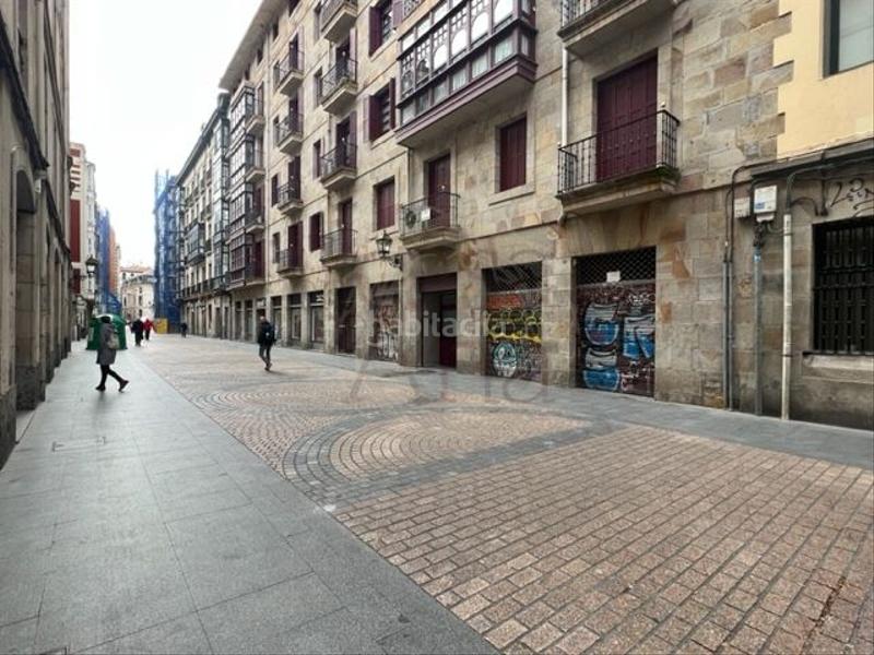 Foto 86c067c1-30d3-44f3-acab-15c5c6efbbee. Alquiler local comercial local en alquiler en el Casco Viejo c esperanza en Bilbao