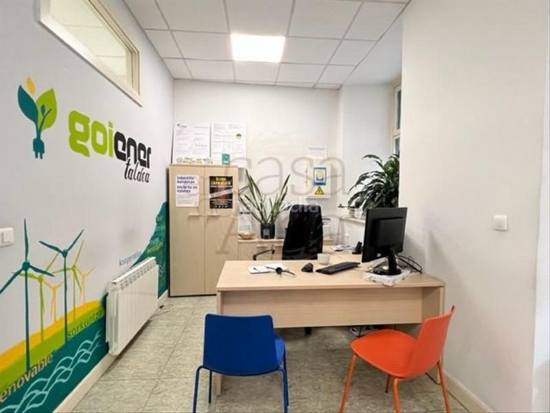 Foto b2e859b7-7da3-4475-84dc-68fe1e0f3690. Alquiler local comercial local en alquiler en el Casco Viejo c esperanza en Bilbao