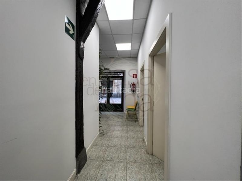 Foto 27463fee-5838-404b-8cd9-8aa100aa3c32. Lloguer local comercial a Casco Viejo Bilbao
