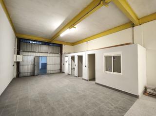 Lloguer Local Comercial a Lasarte - Oria. Junto a setalde, amplio local diáfano de 240m2.