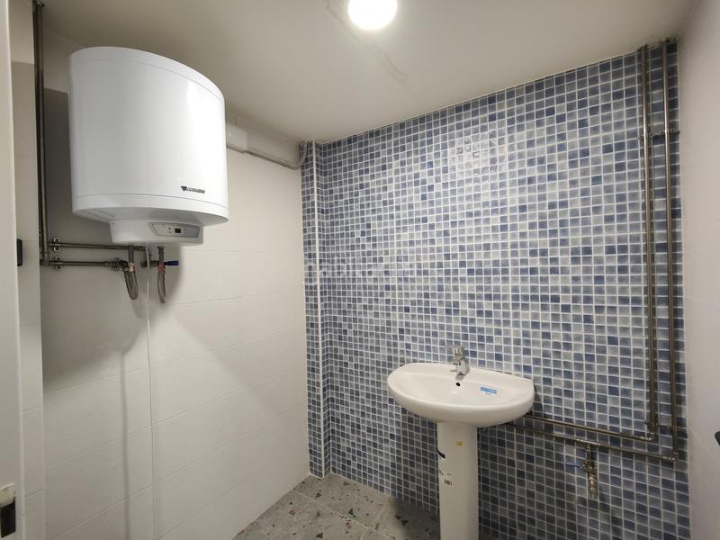 Foto 9899dde5-b6c5-45b2-bf4c-65ad4d2c60c8. Lloguer local comercial a Lasarte - Oria