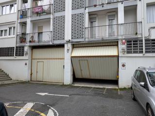 Aparcament cotxe  Zumaburu kalea. Amplio garaje cerrado en el centro de lasarte con 60 m2