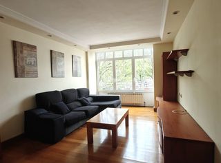 Appartamento in Usurbil. Amplio piso de 3 dormitorios en buena ubicación. calefacción a g