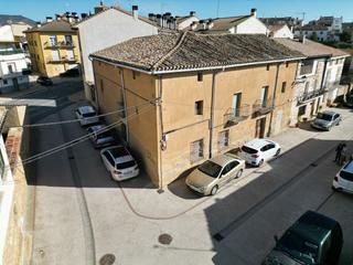 Casa a Allo - calle nueva. Casa en allo para reformar o hacer una vivienda nueva con muchas