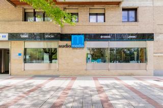 Miete Geschäftsraum in Pamplona-iruña - avenida sancho el fuerte 25. Fantástico y espacioso local en iturrama totalmente montado para