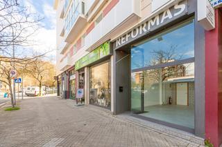 Miete Geschäftsraum in Pamplona-iruña - monasterio la oliva 37. Precioso local con escaparate y baño adaptado en el barrio de sa