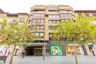Autoparkplatz  Pamplona-iruña - avenida carlos iii. Plaza de garaje en avenida carlos iii 13