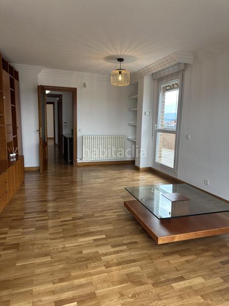 Foto 2e871d8a-3aa2-41ec-a981-a5a32ac93a4b. Lloguer pis amb aparcament a San Juan Pamplona / Iruña