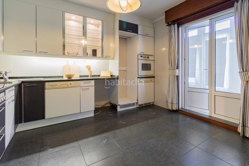 Foto 40d49159-5b85-47ad-b6cf-fa8c2d57b883. Casa pareada en olaz - calle las eras 12 estupendo pareado en olaz . tres dormitorios, uno en suite tres baños y un aseo, dos salones, uno con comedor dotado con chimene en Egüés