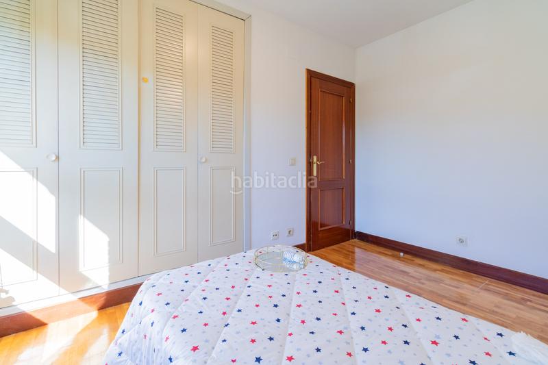 Foto 41e215d3-6933-45b5-98a9-edcfc1435e87. Casa pareada en olaz - calle las eras 12 estupendo pareado en olaz . tres dormitorios, uno en suite tres baños y un aseo, dos salones, uno con comedor dotado con chimene en Egüés