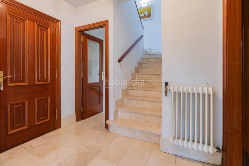 Foto 5f6fb7e9-2e19-4a0c-8598-ed4615653749. Casa pareada en olaz - calle las eras 12 estupendo pareado en olaz . tres dormitorios, uno en suite tres baños y un aseo, dos salones, uno con comedor dotado con chimene en Egüés
