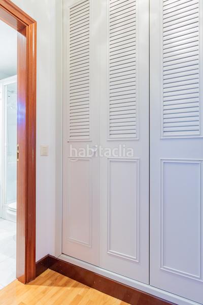 Foto fac6be1b-edee-4507-8cc7-55f964e37892. Casa pareada en olaz - calle las eras 12 estupendo pareado en olaz . tres dormitorios, uno en suite tres baños y un aseo, dos salones, uno con comedor dotado con chimene en Egüés