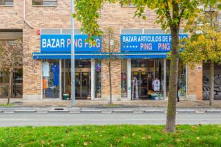 Location Local commercial à Pamplona-iruña - bernardino tirapu 38. Se alquila local comercial muy grande ideal para restaurante o s