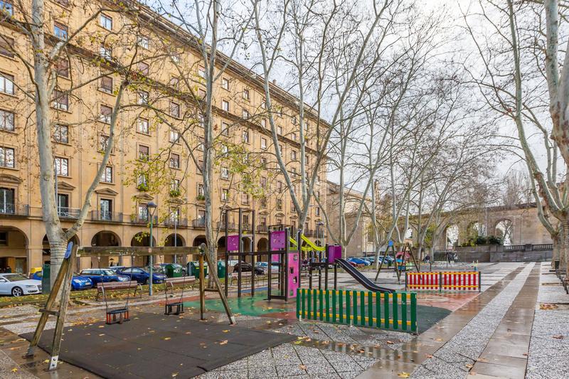 Foto ff85dc5a-0e4f-402f-9987-37b847ae3fc5. Piso en pamplona-iruña - plaza de la libertad 3 espectacular pisazo en plaza de la libertad con 224,10 m2 útiles para inversores. con buenos inquilinos ya ubicados. 5 habitacion en Pamplona / Iruña
