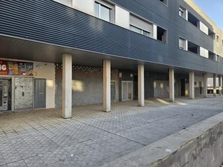 Local Comercial en Sarriguren - Avda españa 3