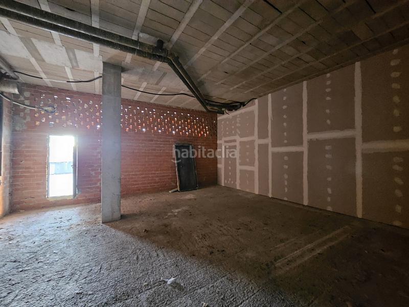 Foto b7c44934-2228-4a15-8506-aee36b2d23cd. Alquiler local comercial en Sarriguren - avda españa 3 local con salida de humos en Sarriguren en Egüés