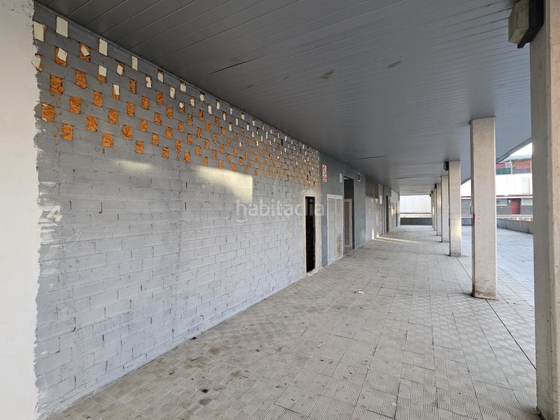 Foto e0b45122-fc11-430a-802f-b2e1de4367c8. Alquiler local comercial en Sarriguren - avda españa 3 local con salida de humos en Sarriguren en Egüés