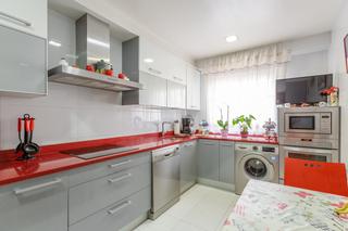 Pis a Pamplona-iruña - cl doctor labayen 16. Os presentamos un encantador piso en venta, situado en la codici