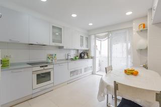 Appartement à San Juan. Vivienda de 4 dormitorios en san juan