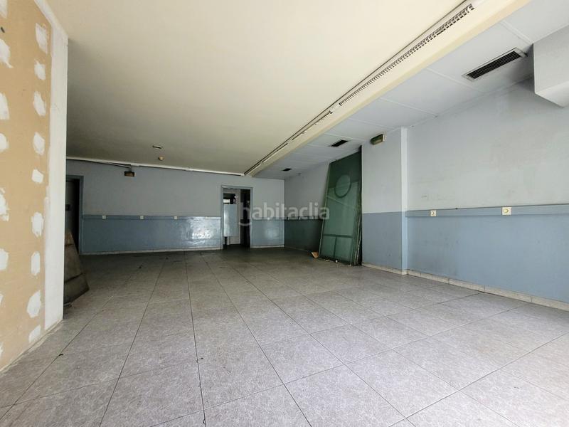 Foto 8b1bf0bf-70b6-4cde-9989-7004bb6c3705. Alquiler local comercial en pamplona-iruña - calle Iturrama 6 estupendo local para negocio en calle Iturrama. la mejor calle de la zona. casi 90 m2 útiles con 9 m. lineales de fachada para un en Pamplona / Iruña