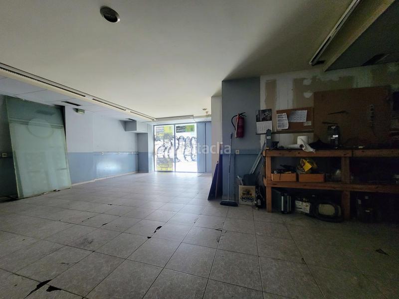 Foto bc5b7140-3eba-4a94-b429-9b325e7e37e7. Alquiler local comercial en pamplona-iruña - calle Iturrama 6 estupendo local para negocio en calle Iturrama. la mejor calle de la zona. casi 90 m2 útiles con 9 m. lineales de fachada para un en Pamplona / Iruña
