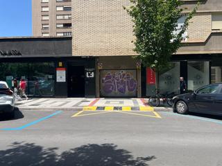 Aparcament cotxe a Pamplona-Iruña - calle esquiroz 16